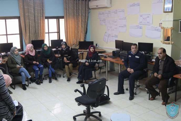 الشرطة تنظم لقاءا   حول الابتزاز الالكتروني  بطوباس