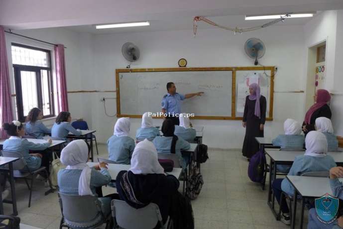 الشرطة تواصل تنظيم المحاضرات التوعوية الشرطية لطلبة المدارس في قلقيلية