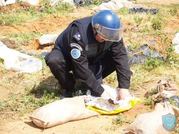 الشرطة تتلف جسم مشبوه في بلدة قبلان جنوب مدينة نابلس .