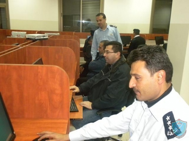 افتتاح دورة متقدمة في الحاسوب في كلية الشرطة في أريحا