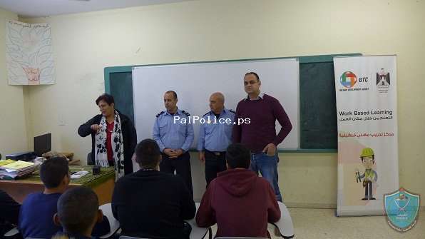 الشرطة ومركز التدريب المهني يطلقان المرحلة الأولى من برنامج المحاضرات الشرطية في قلقيلية