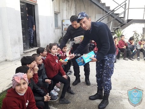 الشرطة تستضيف 50 طفل من مدرسة الجمعية الإبراهيمية الخيرية في بيت لحم