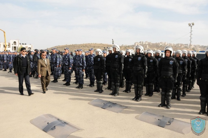 وزير الداخلية د . سعيد ابو علي " الانجاز المتواصل للشرطة تعبيرا عن ثقة الشعب "