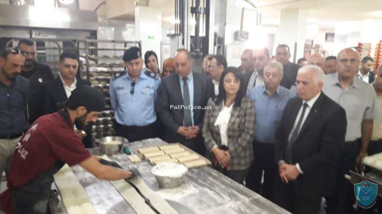 شرطة بيت لحم تشارك بجولة تفقدية على المنشآت والمصانع بمناسبة يوم المنتج الوطني