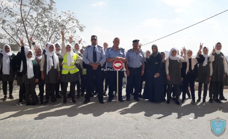 الشرطة تباشر بتشكيل فرق الأمان على الطرقات لطالبات مدرسة فاطمة الزهراء في بيت لحم
