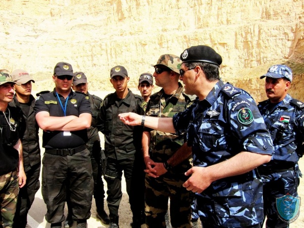 فريقا قوات الشرطة الخاصة الفلسطينية بمسابقة المحارب الدولية الرابعة في عمان