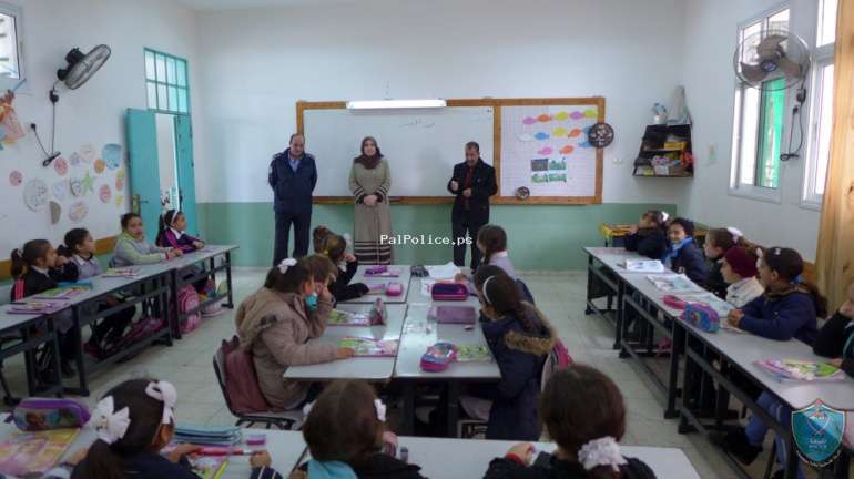 الشرطة تنظم سلسلة محاضرات توعية لطلبة مدارس كفر ثلث في قلقيلية
