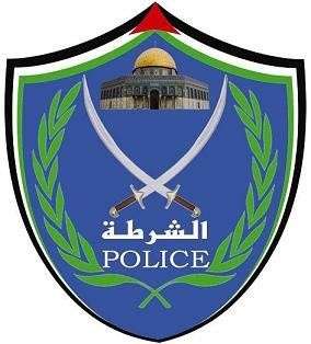 اللواء حازم عطا الله يكافئ شرطي على أمانته