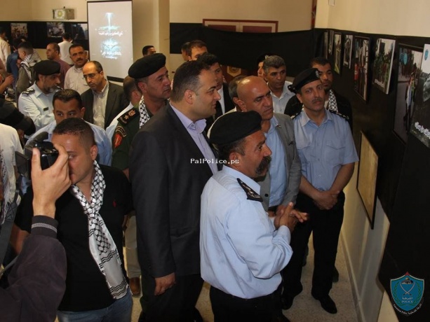 ضمن فعاليات الأسبوع المرور العربي الشرطة تنظم معرض للصور في نابلس