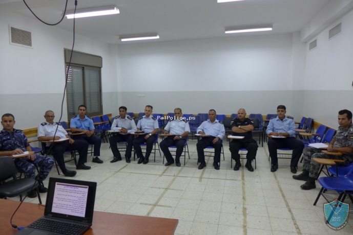 الشرطة تفتتح دورتين تخصصيتين في كلية فلسطين للعلوم الشرطية  في أريحا