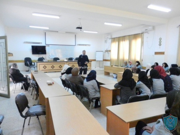 الشرطة تنظم محاضرة حول( حماية الأسرة ) لطالبات مدرسة طوباس الثانوية في طوباس.