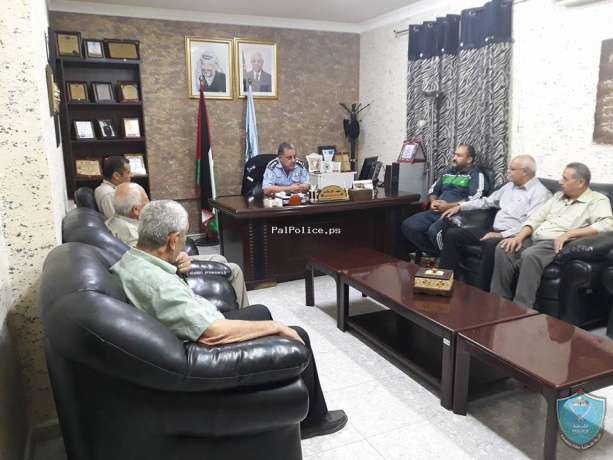 الشرطة تنظم مأدبة إفطار للمتقاعدين العسكريين من الشرطة في قلقيلية