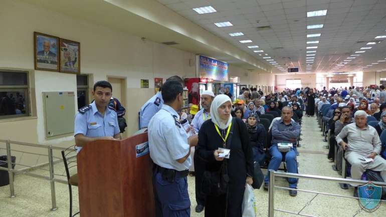 الشرطة : 42  ألف مسافر تنقلوا الأسبوع الماضي عبر معبر الكرامة