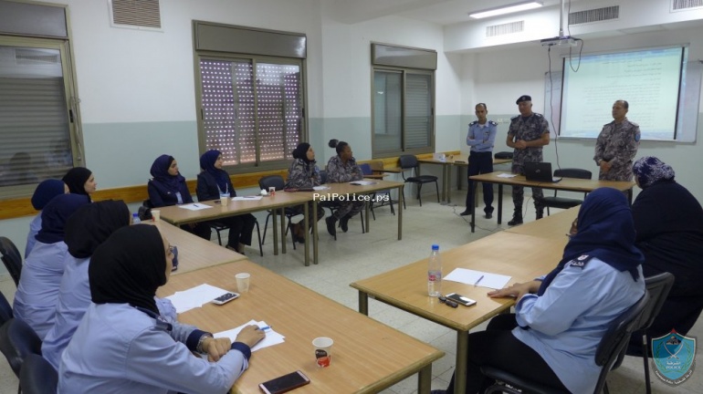 الشرطة تفتتح دورتين تخصصيتين في كلية فلسطين للعلوم الشرطية باريحا