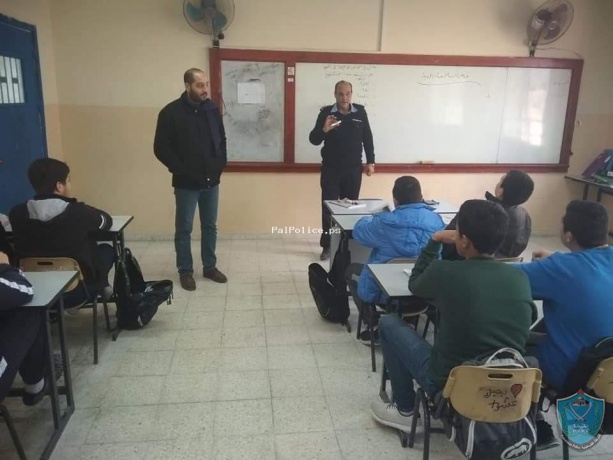 الشرطة تنظم سلسلة محاضرات توعية لطلبة المدارس في بلدة حبلة بقلقيلية