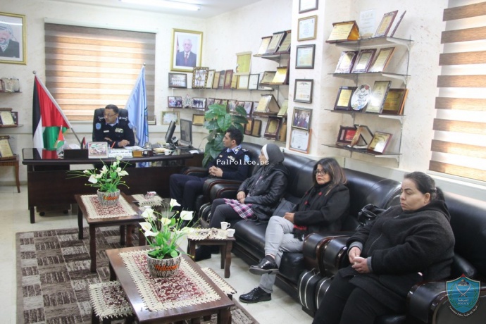 شرطة بيت لحم تستقبل وفد من تجمع المؤسسات التنموية النسوية في المحافظة