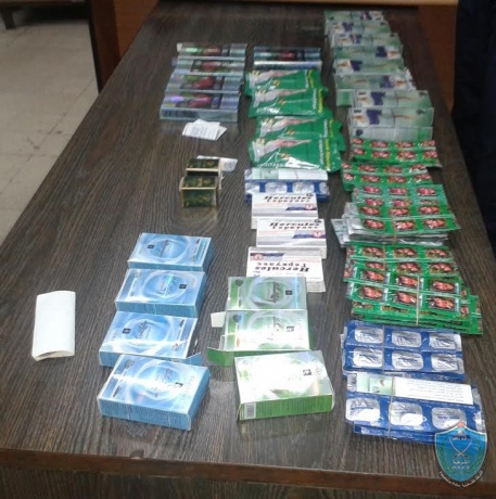 الشرطة تضبط  ادوية منشطات الجنسية غير قانونية في رام الله  .