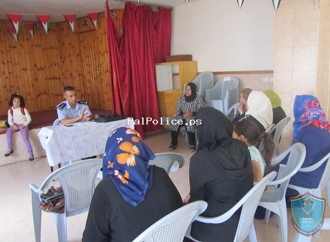الشرطة تنظم ورشة عمل بعنوان ( الطفل والتنشئة الاجتماعية السليمة ) في الخليل