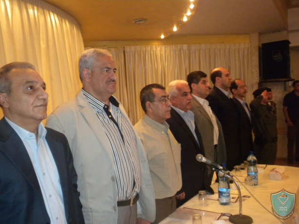 وزير الداخلية يلتقي قادة الاجهزة الامنية وومسؤولي المؤسسات في نابلس .