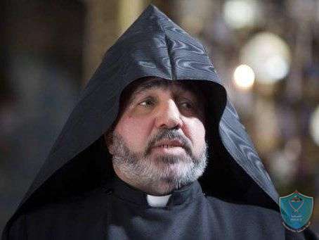 بطريرك الأرمن الجديد يقوم بدخلته الأولى إلى كنيسة المهد بعد تنصيبه