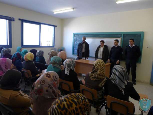 الشرطة والتدريب المهني ينهيان المرحلة الأولى من المحاضرات الشرطية في قلقيلية
