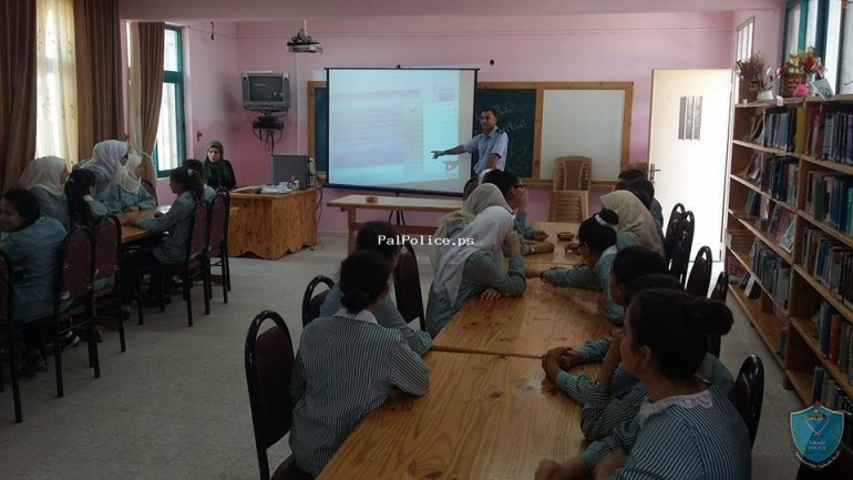 الشرطة تنظم محاضرة حول السياحة و الآثار لطلبة مدرسة في طوباس