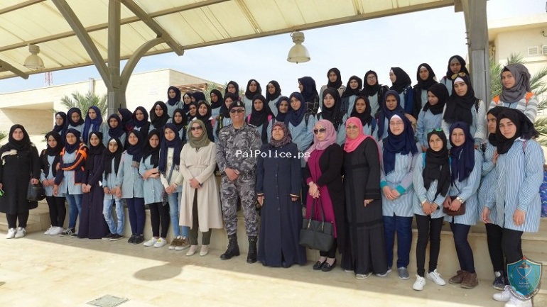 كلية الشرطة تستضيف 50 طالبة من مدرسة دير ابو ضعيف  للبنات