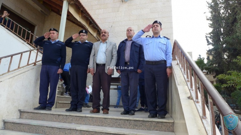 الشرطة ومجلس أولياء الأمور يكرمون الهيئة التدريسية في مدرسة فلسطين الأساسية بقلقيلية