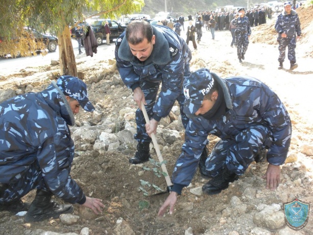 الشرطة تشارك في فعاليات زراعة الأشجار بمناسبة يوم الشجرة