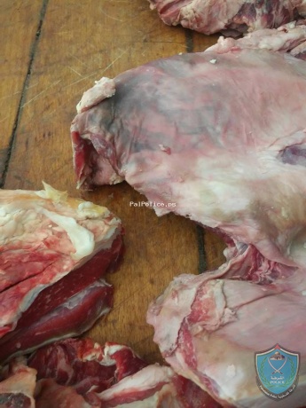 الشرطة والصحة تضبطان كمية من اللحوم الفاسدة في رام الله
