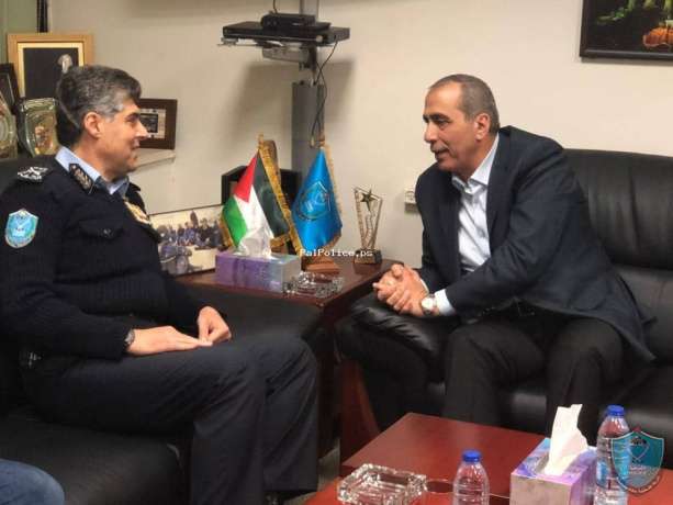 اللواء حازم عطا الله يبحث سبل التعاون المشترك مع مدير الأمن العام الاردني اللواء فاضل الحمود في رام الله