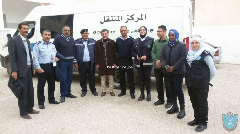 مركز الشرطة المتنقل يواصل تقديم خدماته للمواطنين في قرى شمال شرق نابلس