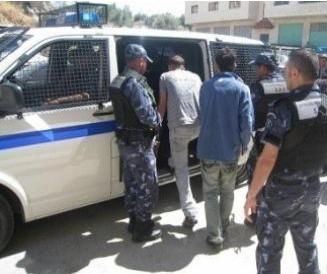 الشرطة تلقي القبض على شخصين بتهمة السرقة في طولكرم
