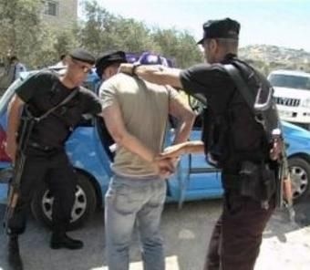 الشرطة تقبض على شخصين متهمين بعدة سرقات و التخريب في طولكرم