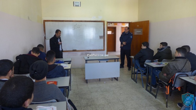 الشرطة تنظم سلسلة محاضرات توعية لطلبة مدرسة السعدية الثانوية في قلقيلية