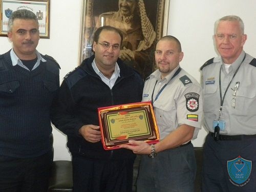 شرطة طوباس  تكرم بعثة الشرطة الأوروبية في فلسطين