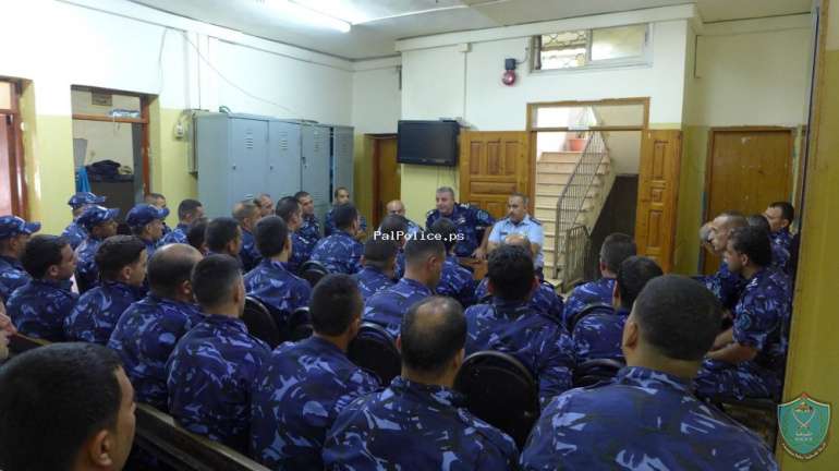 الشرطة تنظم محاضرة عن الاستخدام الآمن للانترنت لعدد من منتسبي وحدة الشرطة الخاصة في قلقيلية