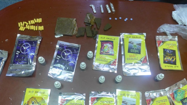 الشرطة تضبط مواد يشتبه بانها مخدرة بقيمة 10 الاف شيكل في نابلس