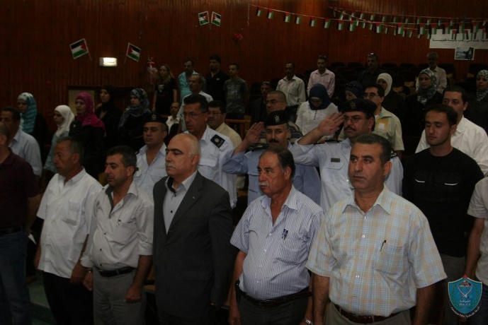 الشرطة تشارك باليوم الثقافي الأدبي للشعر لدعم القيادة الفلسطينية في قلقيلية