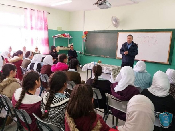 الشرطة تنظم محاضرات توعية حول الاشتخدام الامن للانترنت بمدرسة بنات رامين شرق طولكرم