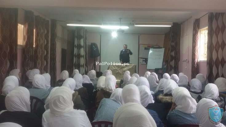 الشرطة تنظم محاضرات توعية شرطية في عدد من المدارس بجنين