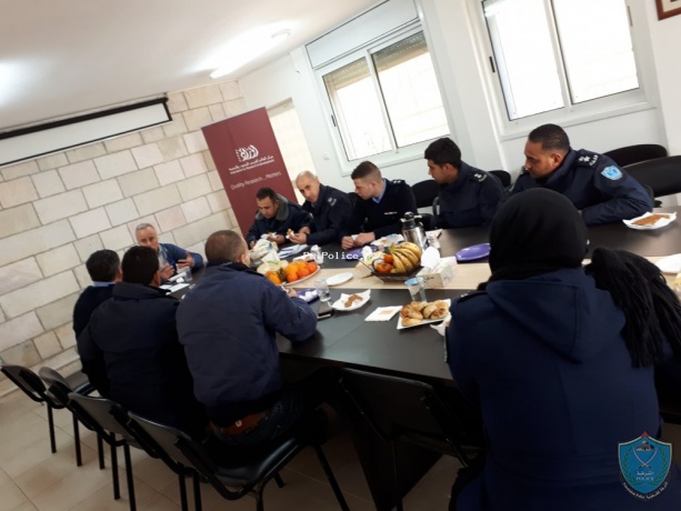 الشرطة بالتعاون مع مؤسسة اوراد تعقد ورشة عمل في ضواحي القدس