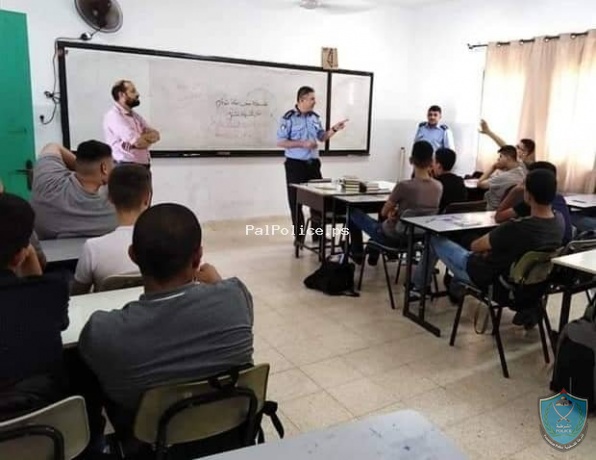 الشرطه تستهدف 200طالب بالتوعية الشرطية بطولكرم