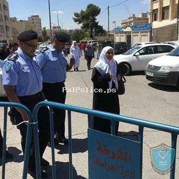 شرطة بيت لحم تؤمن دخول أكثر من 15 ألف مواطن للصلاة بالجمعة الاخيرة في القدس الشريف