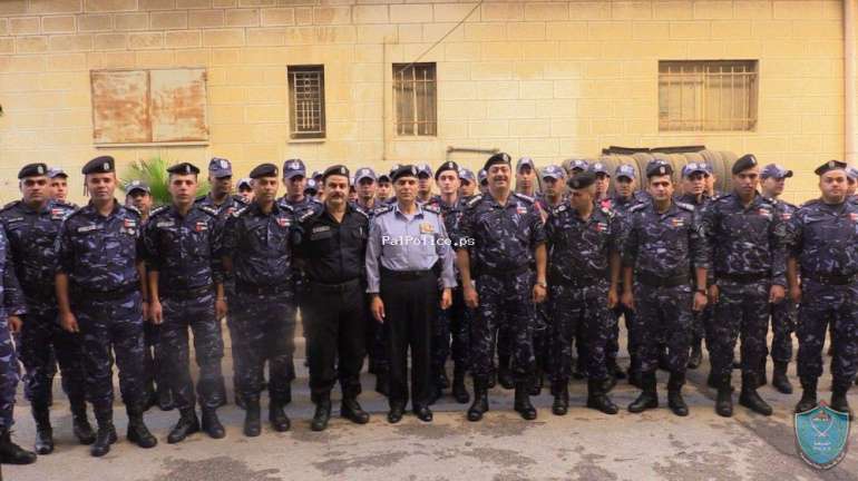 اللواء حازم عطا الله يؤدي صلاة عيد الفطر ويقدم التهاني لفخامة الرئيس