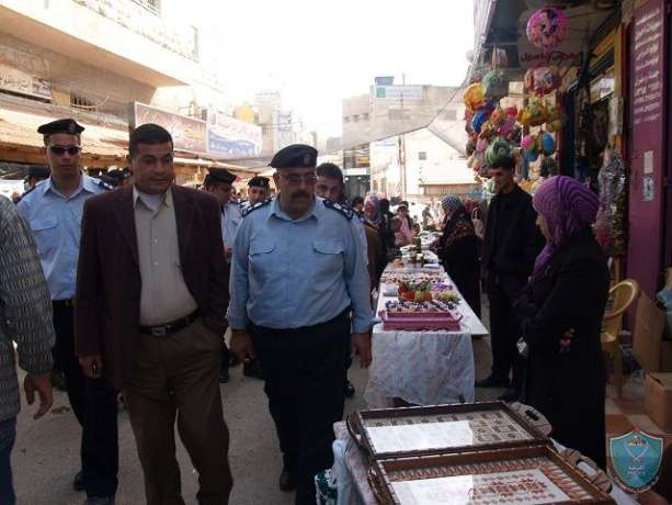 الشرطة تشارك  في افتتاح مهرجان قلقيلية غير في شهر الخير