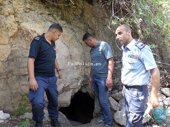 الشرطة تقبض على 4 أشخاص مشتبه بهم بالتنقيب عن آثار في نابلس