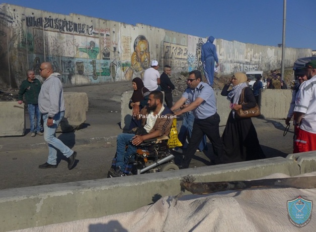 شرطة ضواحي القدس تؤمن دخول المواطنين للصلاة في المسجد الاقصى