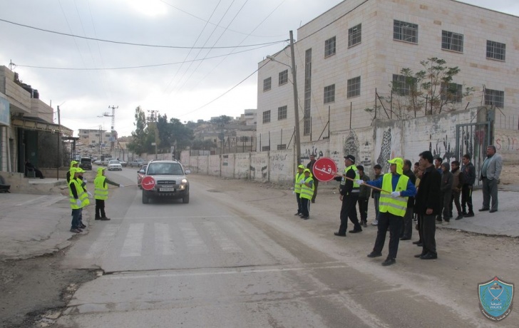 الشرطة تنظم محاضرات توعية مرورية بمدارس بلدة دورا في الخليل