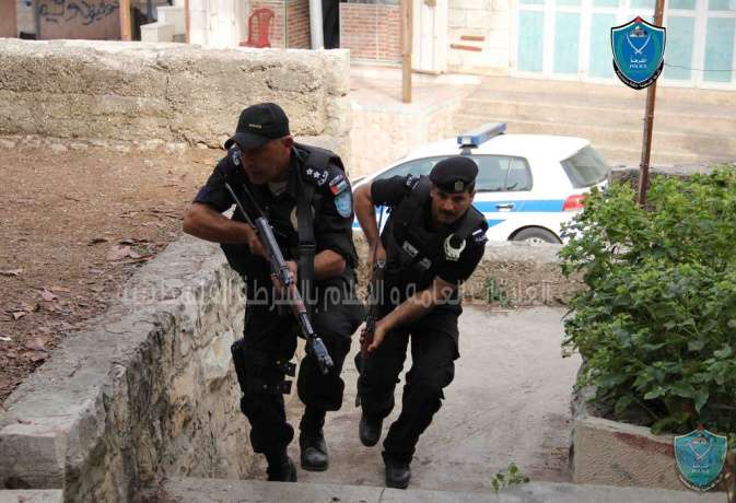 الشرطة تفض شجارا وتقبض على 10 أشخاص في قلقيلية